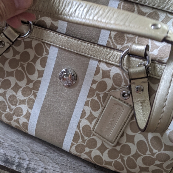 Two Coach Bags - Picture 9 of 10